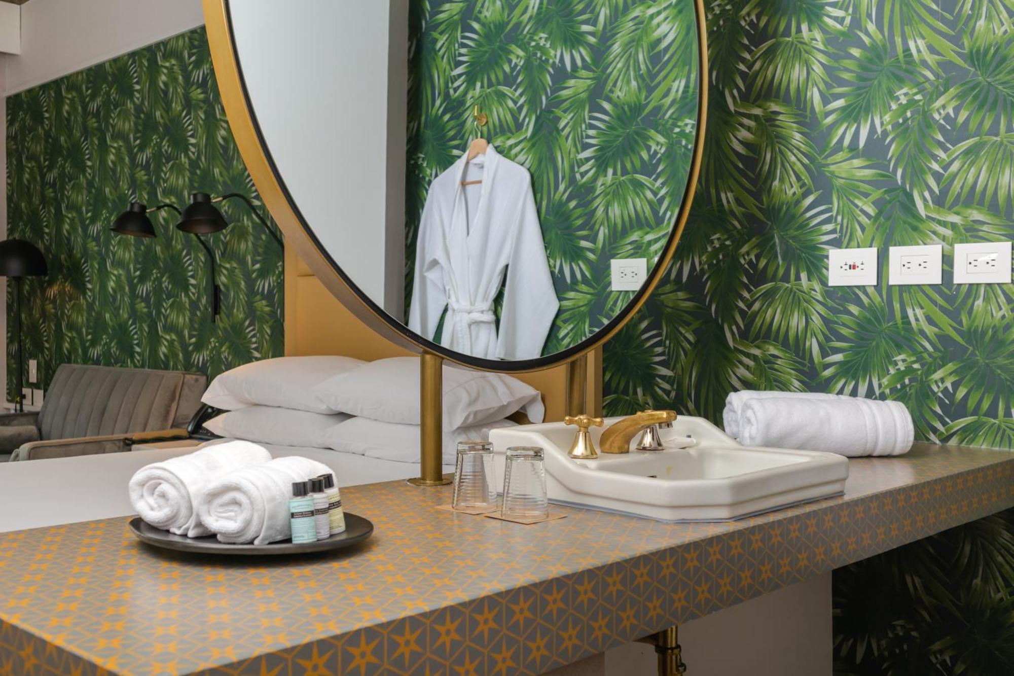 Faranda Collection Barranquilla, A Member Of Radisson Individuals Hotel Barranquilla  Bagian luar foto Bathroom
