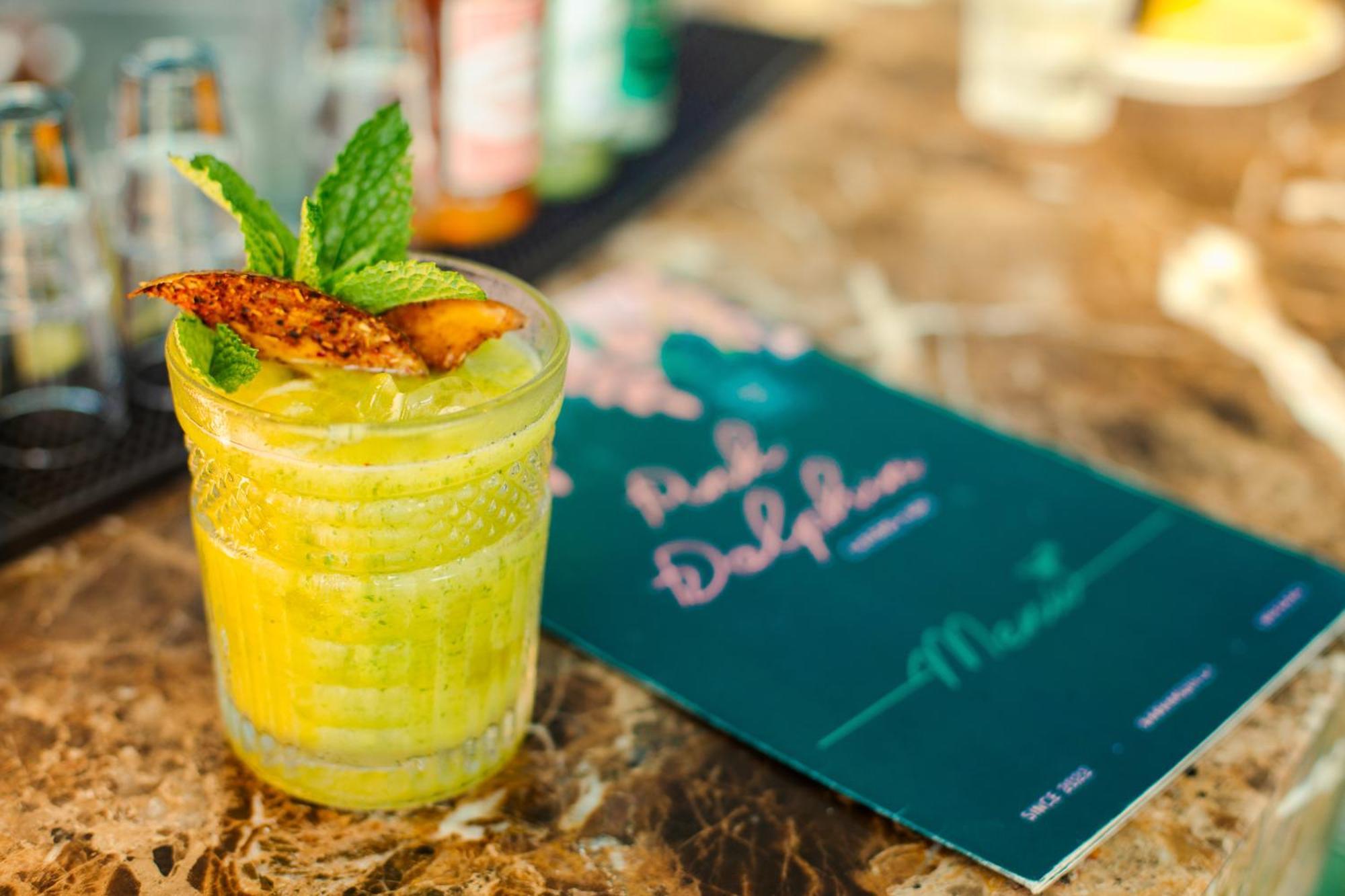 Faranda Collection Barranquilla, A Member Of Radisson Individuals Hotel Barranquilla  Bagian luar foto A pineapple smoothie