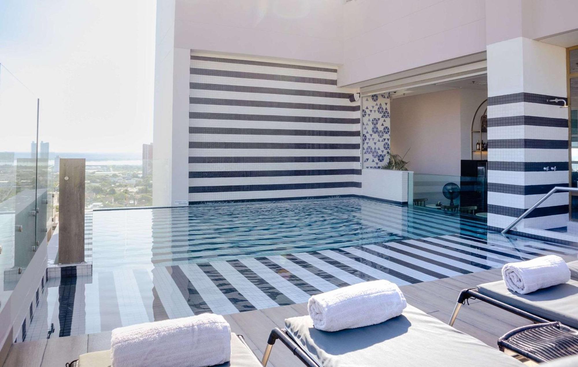 Faranda Collection Barranquilla, A Member Of Radisson Individuals Hotel Barranquilla  Bagian luar foto The pool at the 10115 Jeffrey Trail home