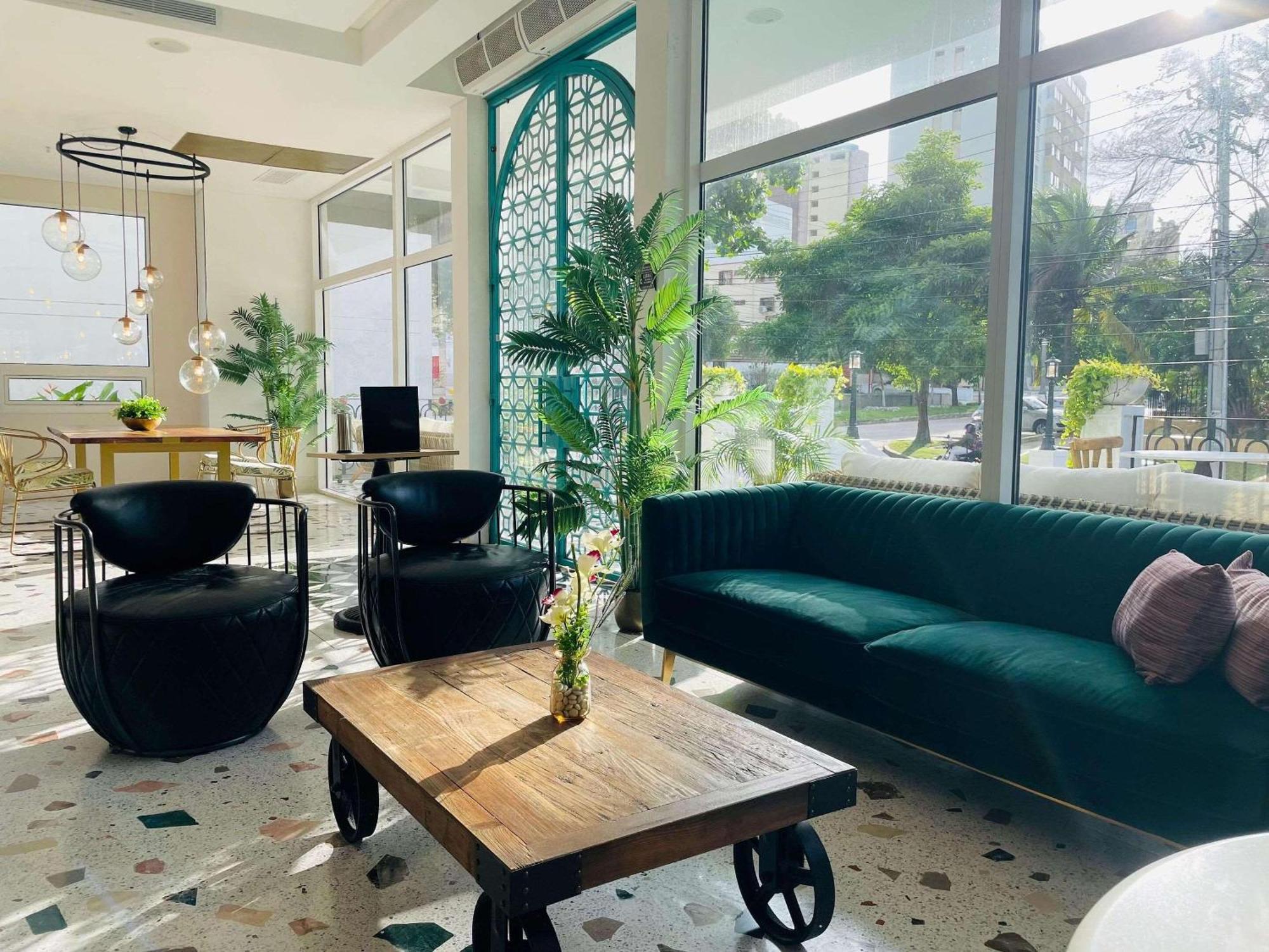 Faranda Collection Barranquilla, A Member Of Radisson Individuals Hotel Barranquilla  Bagian luar foto The lobby of the hotel