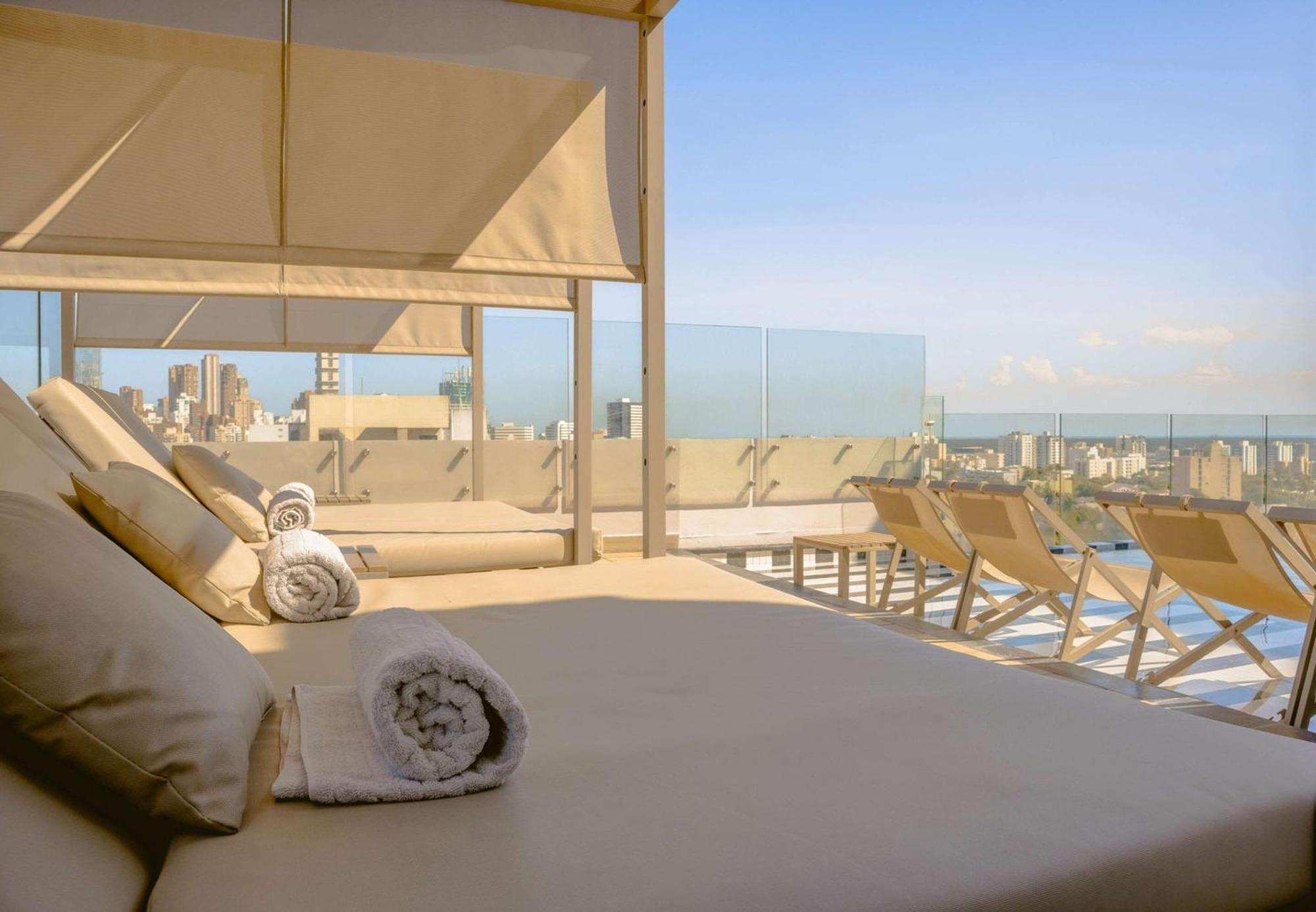 Faranda Collection Barranquilla, A Member Of Radisson Individuals Hotel Barranquilla  Bagian luar foto Rooftop pool